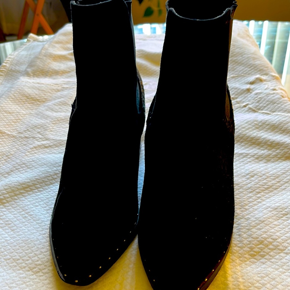 Black boots